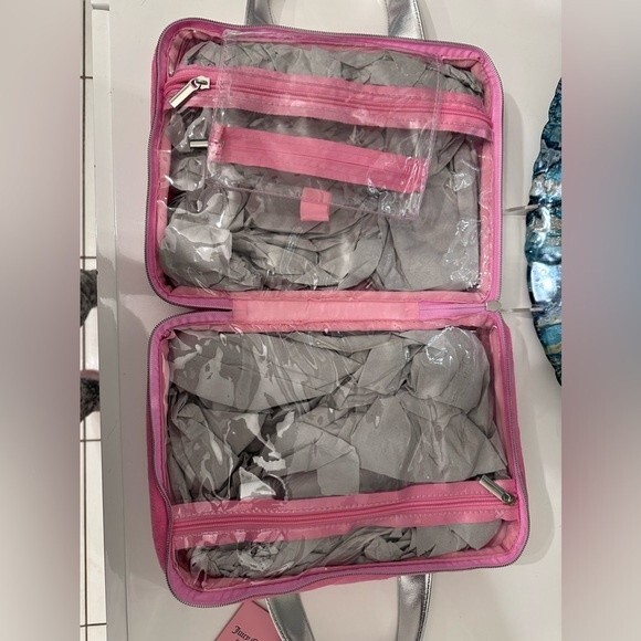 Juicy Couture Large Pink Velour Crown Cosmetic Makeup Bag NEW HTF - Picture 8 of 9